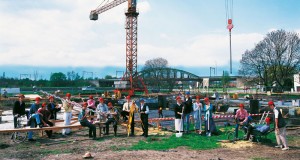 Onder impuls van Pieter Claerhout start de bouw van het Communicatiehuis