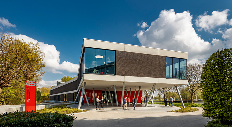 et Communicatiehuis en O2 Agency nemen hun intrek in de nieuwe kantoren.